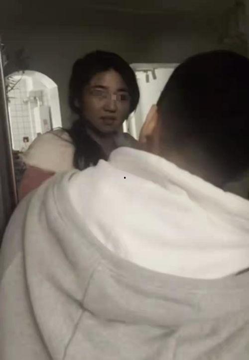 南宁女孩吃瓜事件视频播放,网络热议引发社会关注